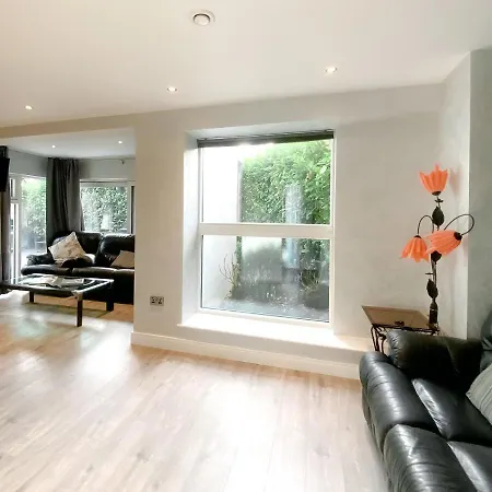 Two Bed Apt,5mins Fromconnolly Hosp,3mins From M50 דירה דבלין