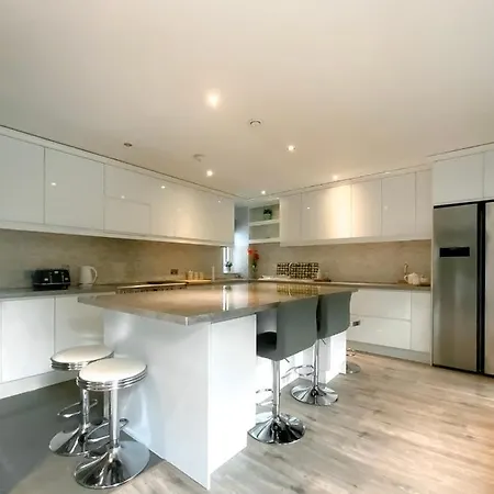 דירה Two Bed Apt,5mins Fromconnolly Hosp,3mins From M50 דבלין