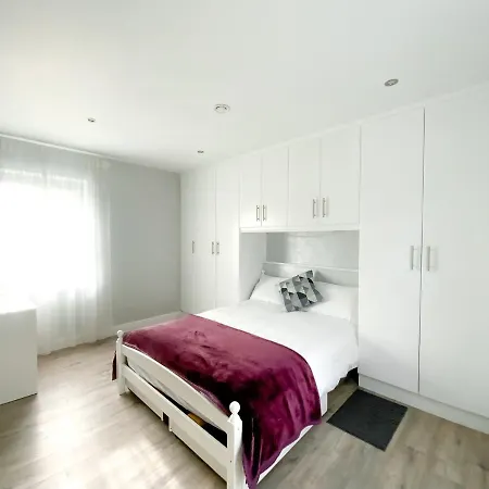 Apartment Two Bed Apt,5mins Fromconnolly Hosp,3mins From M50 *